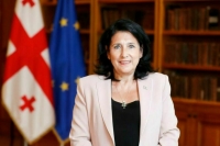 Президент Грузии призвала ввести платное лечение для непривитых от коронавируса