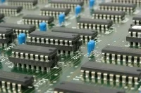 Россия к 2030 году сможет выпускать не менее 70% IT-продукции, рассчитывают в кабмине
