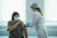 Опрос: более трети россиян вакцинировались от коронавируса