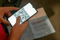 Кабмин внёс законопроекты о QR-кодах в Госдуму