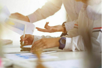 Депутат посоветовала не отказываться от бумажных копий документов в пользу электронных