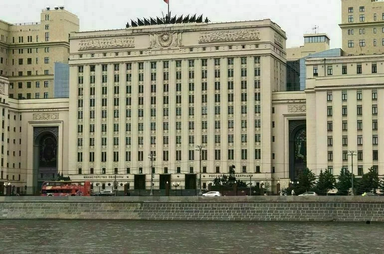 Минобороны: действия кораблей США и авиации НАТО в Чёрном море сместились