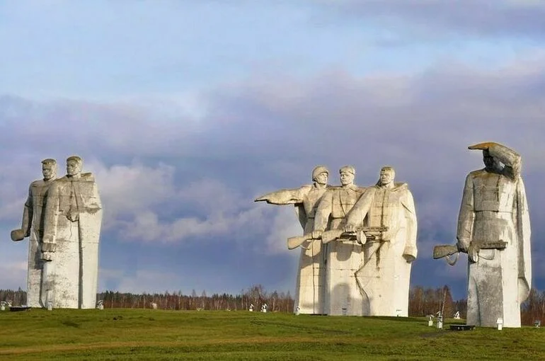 В чём заключался подвиг панфиловцев