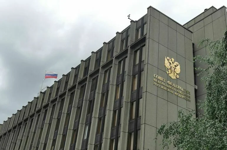 Совфед разрешил уволенным военным не регистрировать кортики