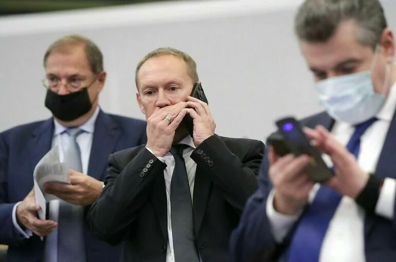 Луговой предложил Банку России сформировать единую базу получателей похищенных средств