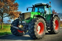 В России могут упростить правила передвижения сельхозтехники по дорогам общего пользования