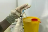 Вакцина от COVID-19 для подростков может поступить в гражданский оборот через три недели