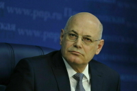 Круглый считает высокой вероятность, что омикрон-штамм коронавируса уже есть в России