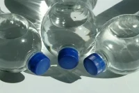 Для маркировки минеральной воды напечатали 22 млн марок, рассказали в Совфеде 