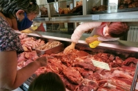 До конца года Минпромторг будет выдавать лицензии на импорт мяса и рыбы