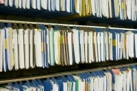 Кадровые документы чиновников хотят перевести в цифру 