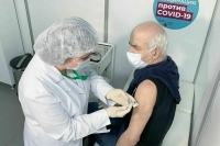 Росздравнадзор потребовал от медорганизаций усилить контроль за нежелательными реакциями на прививки от ковид