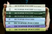 Школьным учебникам выставят оценки