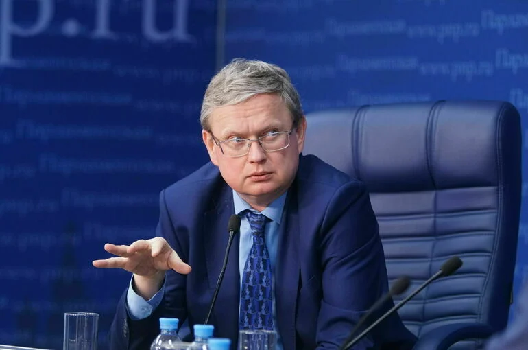Делягин предложил освободить малые предприятия от налогов на пять лет