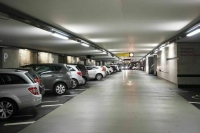 В Москве на 53 улицах подорожала платная парковка 