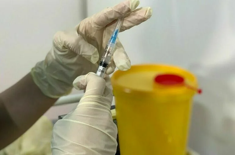 В Италии за год сделано более 108 миллионов прививок от COVID-19