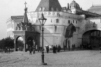 Когда в Москве зажглись первые фонари