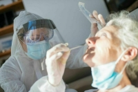 СМИ: На юге Франции обнаружен новый штамм коронавируса