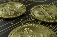 Курс биткоина впервые с августа опустился ниже $40 тысяч
