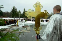 После прививки окунаться в крещенскую прорубь не стоит