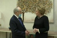 Матвиенко наградила Шаймиева медалью Совфеда в день его 85-летия