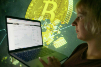 Курс биткоина снизился почти на 10 процентов 