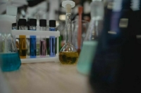 Роспотребнадзор предупредил об опасных детских наборах для химических опытов