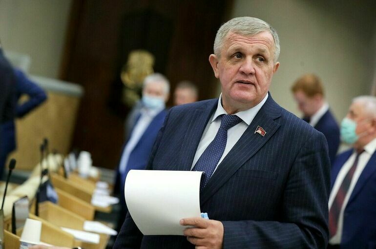 КПРФ потребует снять с рассмотрения проект о местном самоуправлении