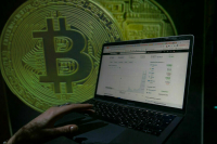 Крипторынок нужно регулировать, а не запрещать, считают в Минфине