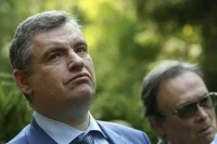 Инициативы РФ по гарантиям безопасности продвигаются сложно, заявил Слуцкий