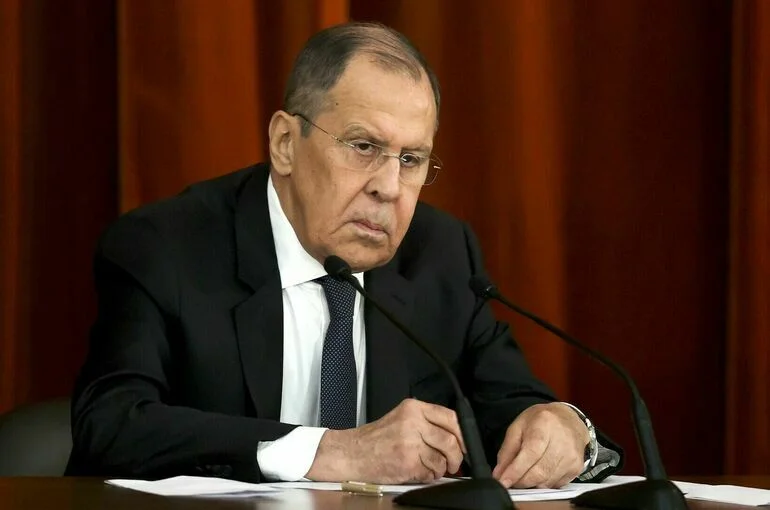 Лавров рассказал, какие вопросы нужно урегулировать в интересах детей в смешанных браках