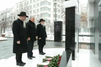 Володин почтил память жертв холокоста