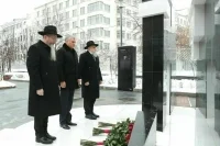 Володин почтил память жертв холокоста