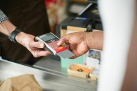 Роспотребнадзор разъяснил, можно ли вернуть деньги за подарочный сертификат