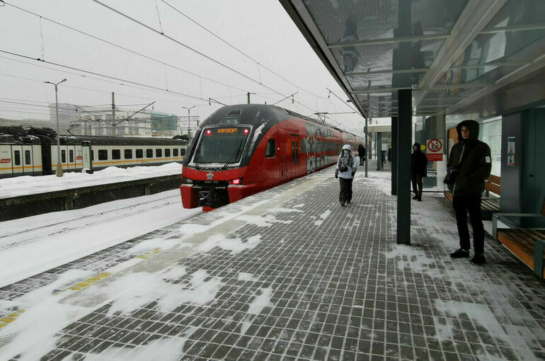 В России уточнили условия бесплатного проезда уволенных со службы офицеров к месту лечения