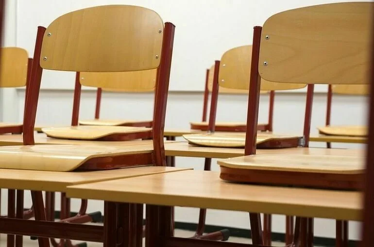 В Санкт-Петербурге старшеклассников перевели на удалёнку