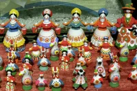 Танцуй, молись, снимайся в телешоу: что еще умеет дымковская игрушка