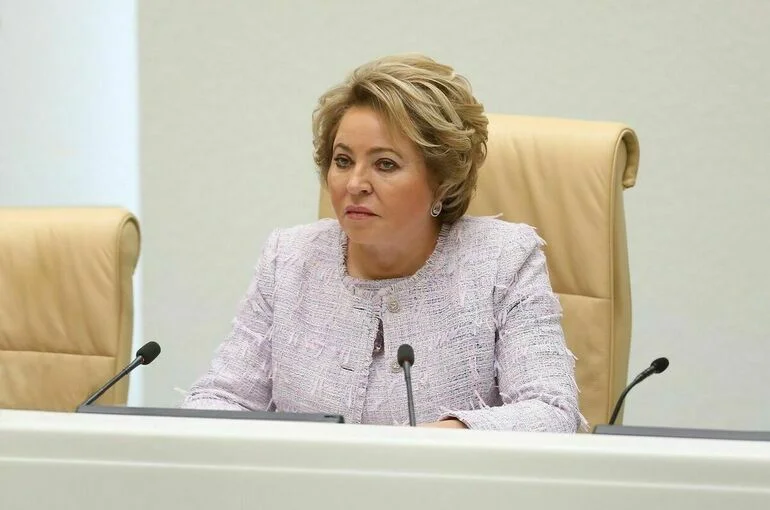 Матвиенко поздравила Кошанова с избранием главой мажилиса парламента Казахстана