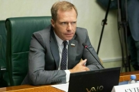 Кутепов разработал проект о запрете рассаживать в самолете родителей и детей до 12 лет