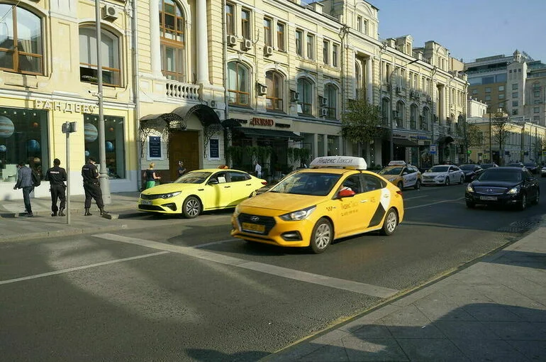 В ЛДПР предлагают ввести ответственность за аварии для агрегаторов такси 