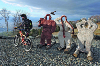 Добро пожаловать, или посторонним вход в общину ограничен