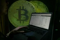 Биткоин в России запрещать не станут