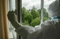 Число попавших в больницу с COVID-19 за сутки снизилось на 10%
