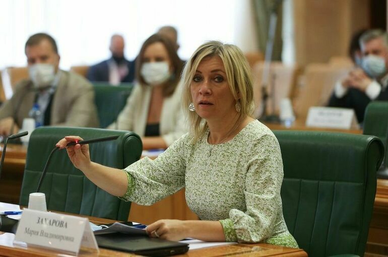 Захарова высмеяла главу МИД Британии за слова о планах РФ на Прибалтику