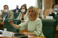 Захарова высмеяла главу МИД Британии за слова о планах РФ на Прибалтику