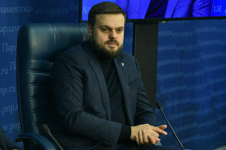 Туров: Запад накачивает оружием украинские нацбатальоны, прославляющие фашистов