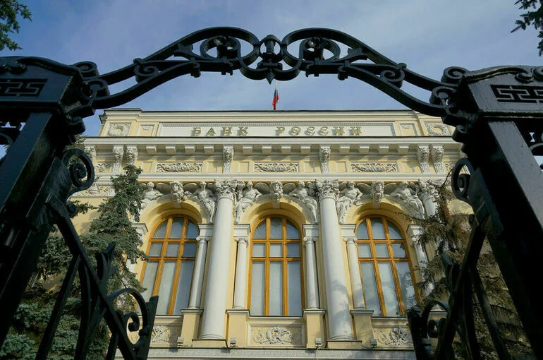 В ЦБ предложили ограничивать переводы организаторам финансовых пирамид