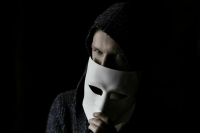 Эксперт рассказал, как мошенники удерживают внимание потенциальной жертвы