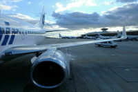 В аэропортах Астрахани и Белгорода приостановили все рейсы