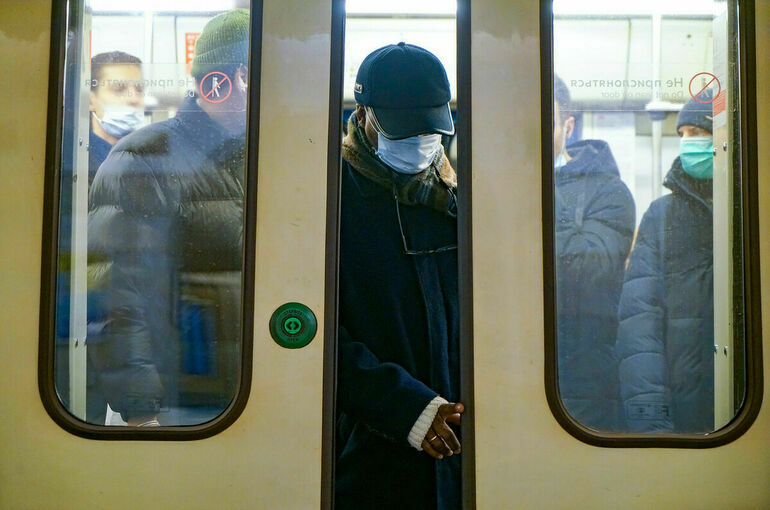 В метро Петербурга усилили контроль 